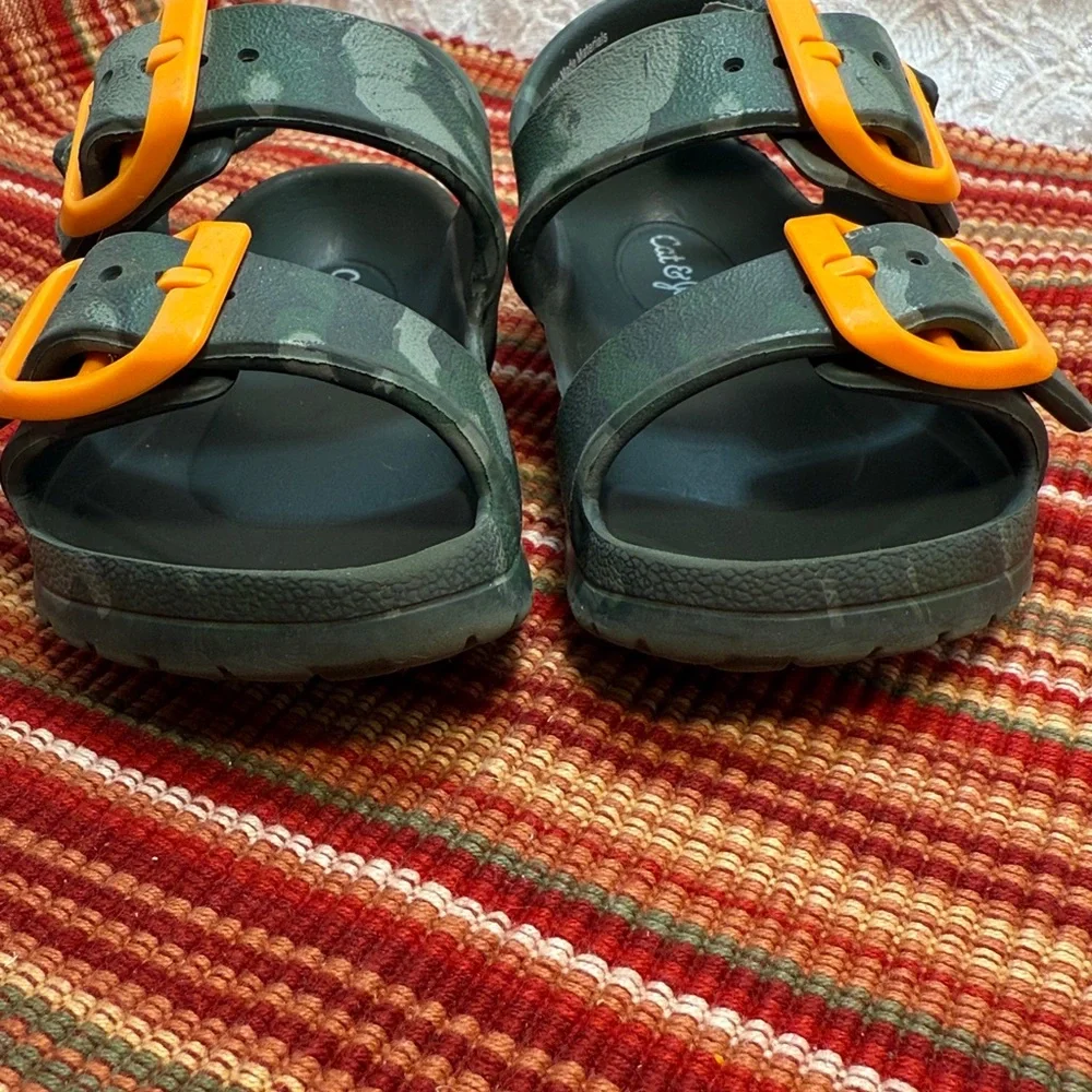 Cat & Jack Toddler Ade Footbed Sandals Green Camo Size 5 - Picture 12 of 13